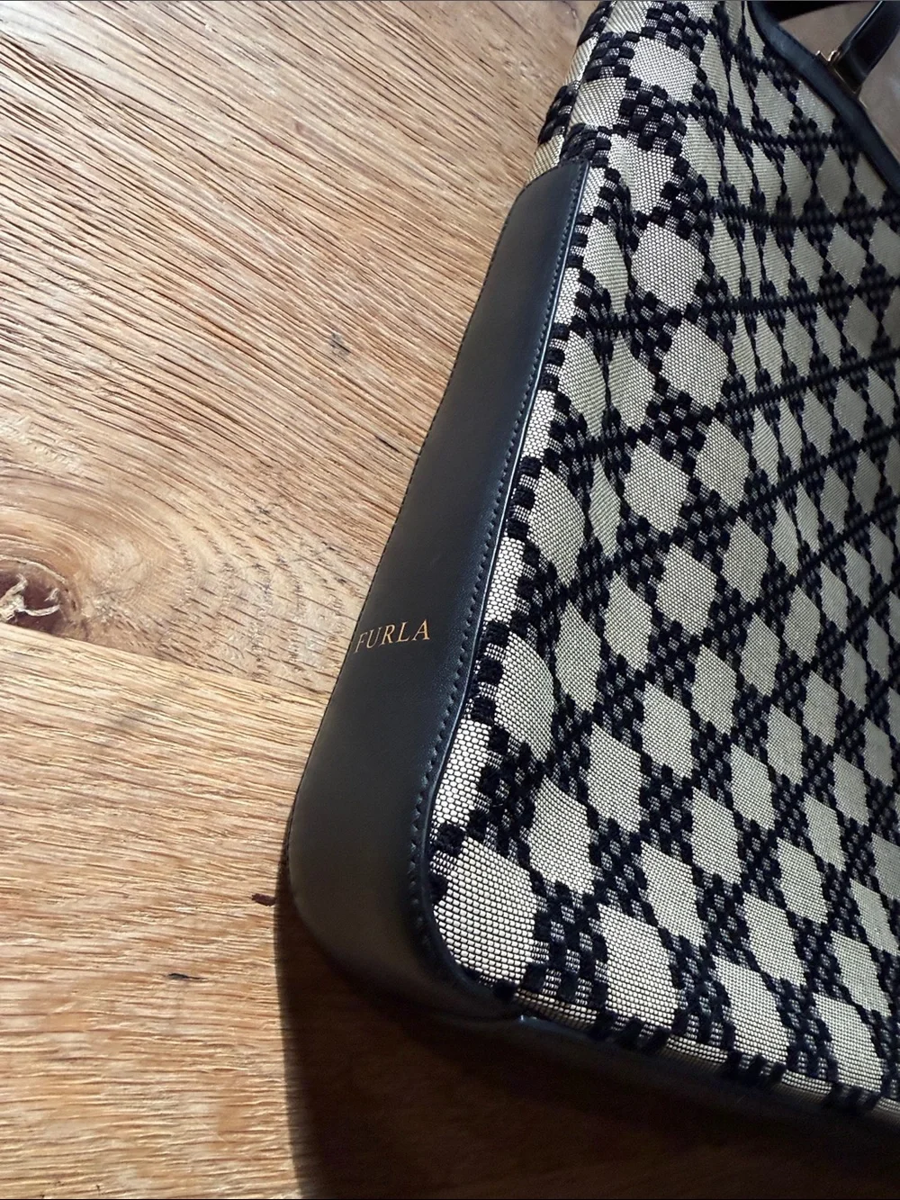 Furla basically mint